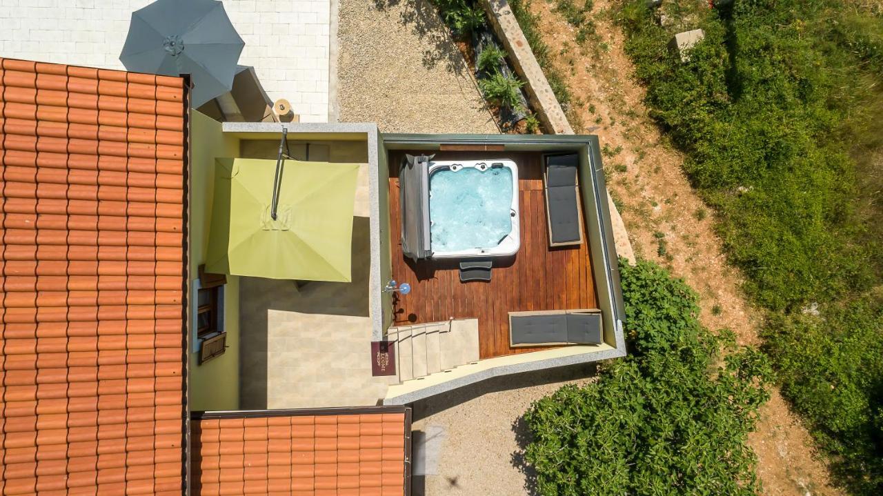 Holiday Home Tos Risika Exteriér fotografie