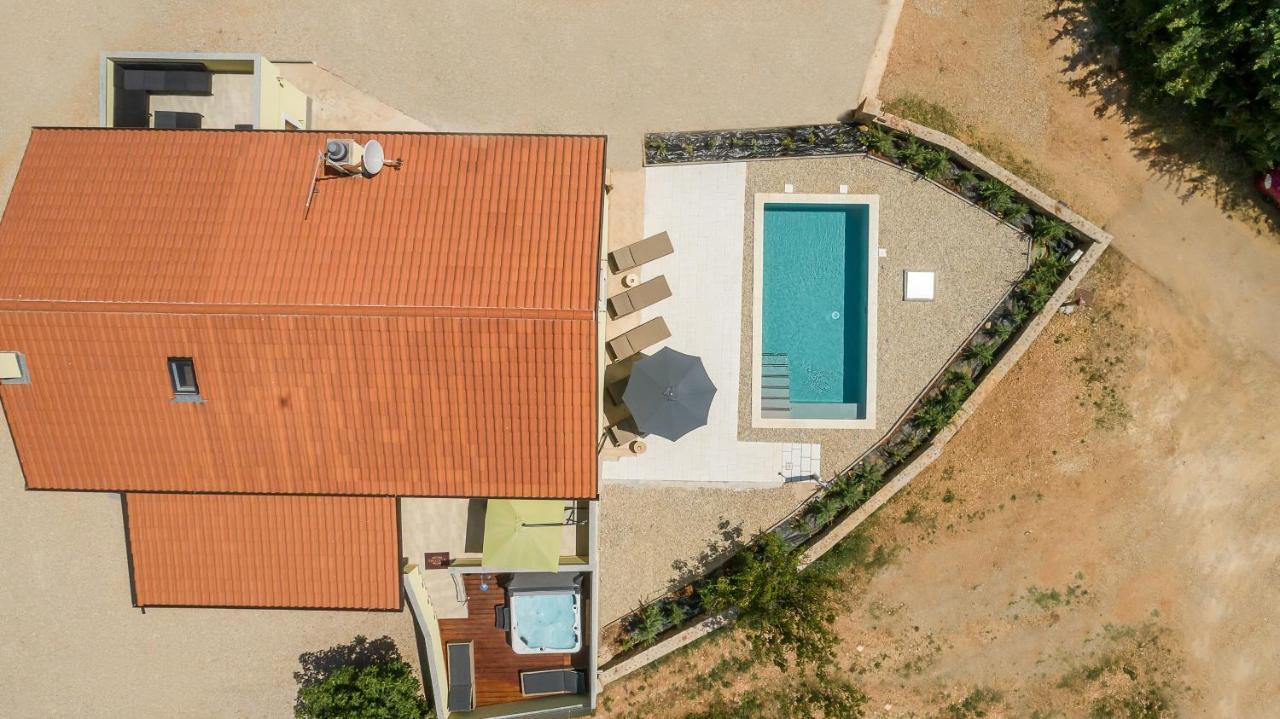 Holiday Home Tos Risika Exteriér fotografie