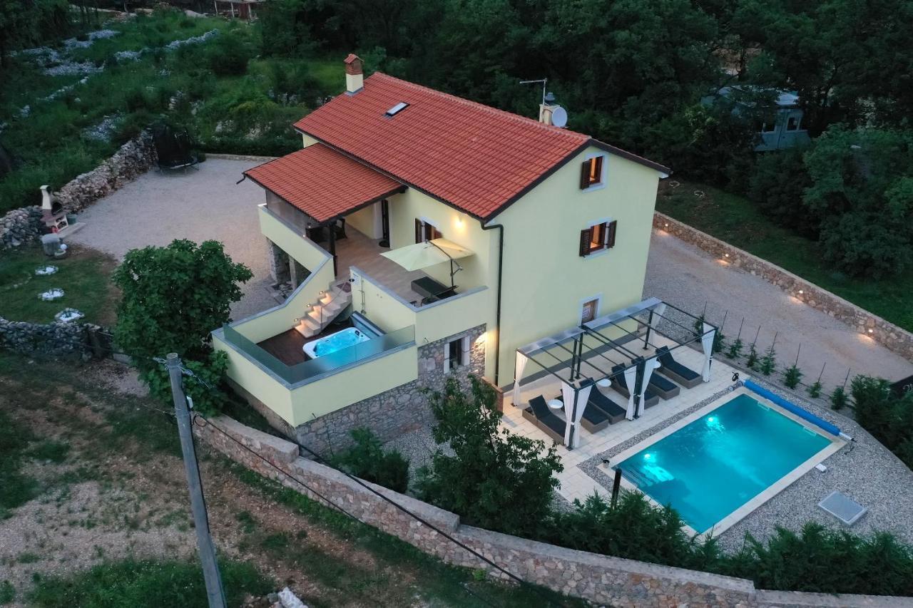 Holiday Home Tos Risika Exteriér fotografie
