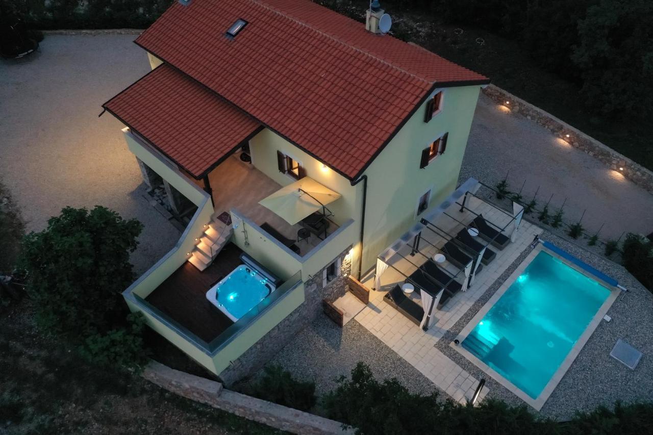 Holiday Home Tos Risika Exteriér fotografie