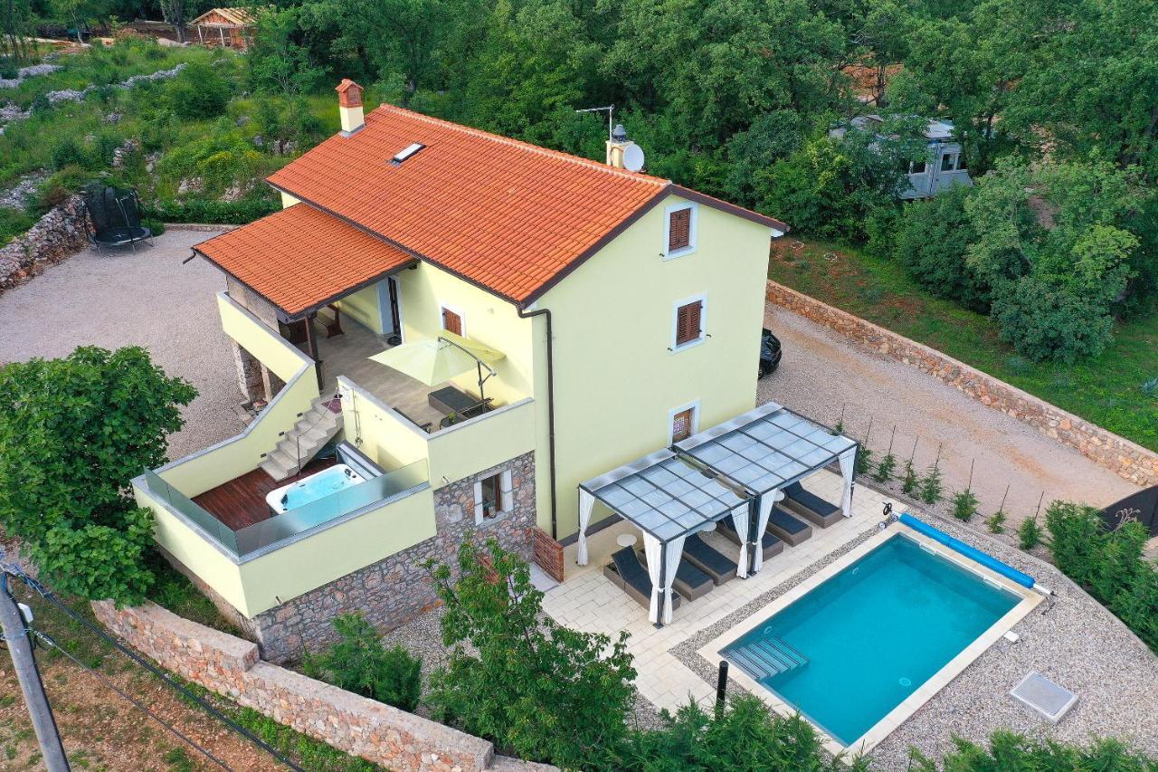 Holiday Home Tos Risika Exteriér fotografie