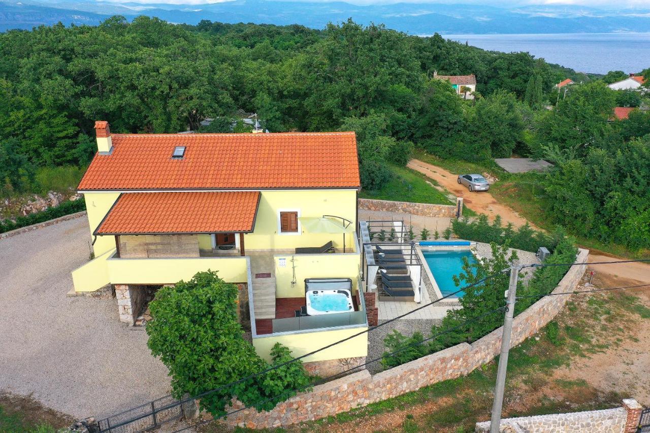 Holiday Home Tos Risika Exteriér fotografie