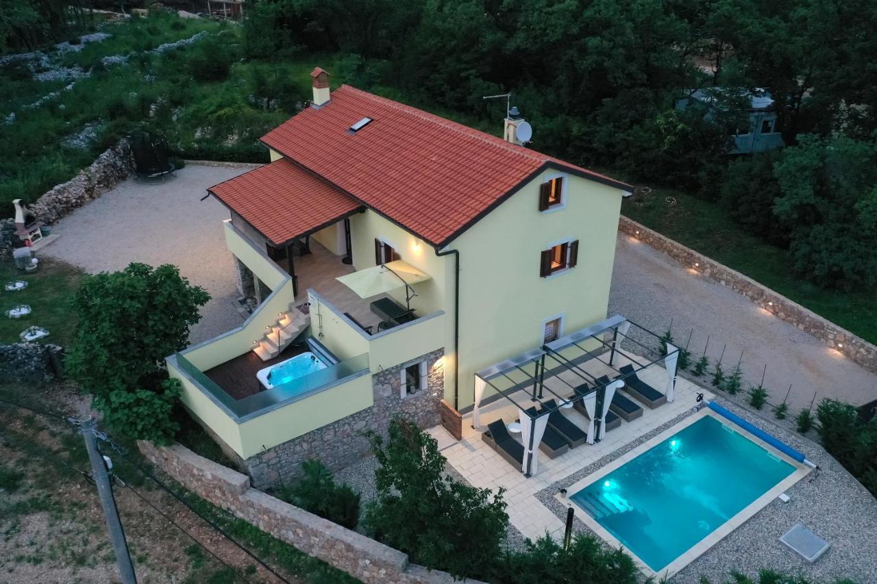 Holiday Home Tos Risika Exteriér fotografie