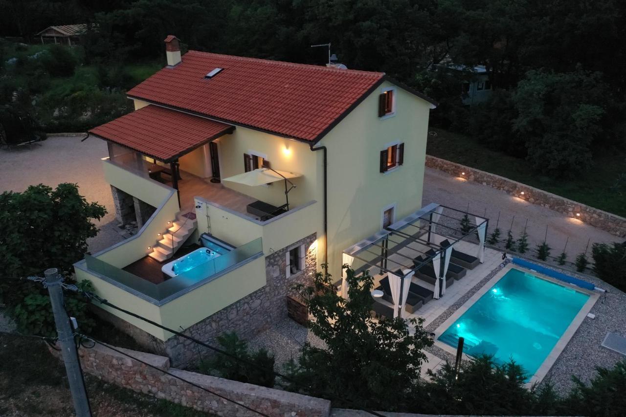 Holiday Home Tos Risika Exteriér fotografie